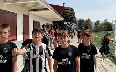 Etxarri Aranazko 11 futbol taldeak aurkeztu dituzte
