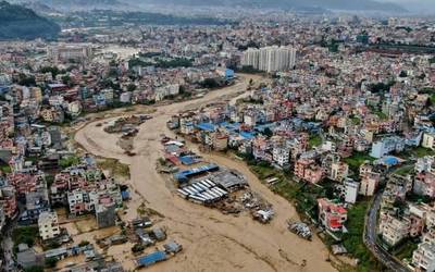 Nepalgo uholdeetan kaltetutakoen alde diru-bilketa antolatu dute Deban