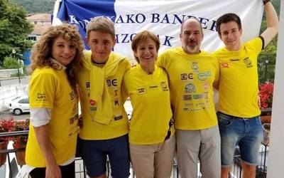 Texas-etik Oriora joan-etorrika, abizen batek eta kirol batek harrapatuta