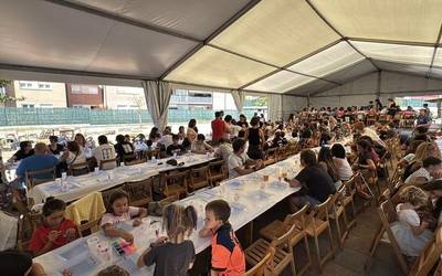230 pertsona inguru batu dira San Martin auzoko bazkarian
