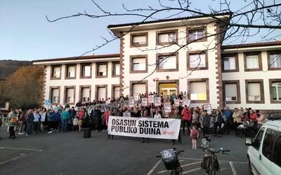 Elizondoko Osasun Etxeko langileek «administrazioaren isiltasuna» salatu dute