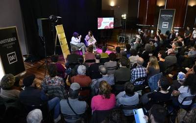 Durangoko Azokako egitaraua osatzeko proposamenak egin ditzakete sortzaileek