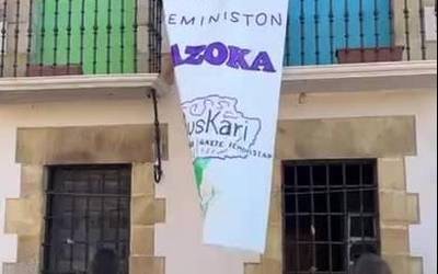 [BIDEOA]: Sortzaile Feministen Azokak 40 sortzaile batu zituen Iurretan