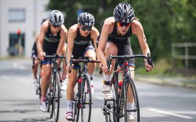 Pedalkadak Elikatzen jardunaldia antolatu dute, goi mailako partaideekin