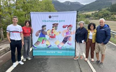 XI. Mundukide lasterketa, 'Elkartasuna gara' leloarekin