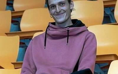 "Jende aurrekotasuna, ahoskera, resolutibo, ausart izateko bidea ere ematen du bertsoak, jolasaren bidez"