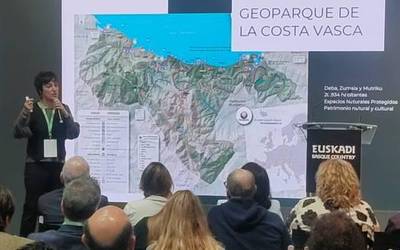 Euskal Kostaldeko Geoparkeko ordezkariak Europako Geoparkeen batzarrean parte hartzen ari dira