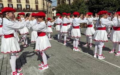 Dantzariz beteko dira Oñatiko kaleak domekan