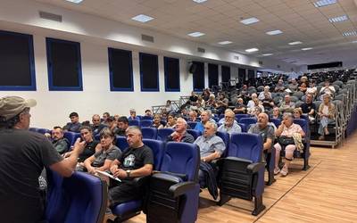 Baserritarrak elkartu eta modu kolektiboan ariko dira mendiko uren kontrolaren gaiaren aurrean