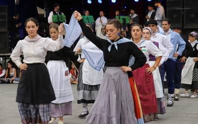 Beinke-Loramendi dantzak ehunka lagun batuko ditu beste urte batez