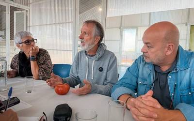 Tomateak: zer baino, garrantzitsuena da nor