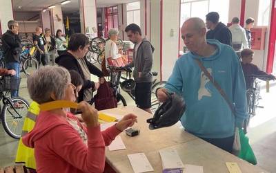 Birzikleta Azoka: 175 artikulu salgai, eta arrasatear ugari mauken bila