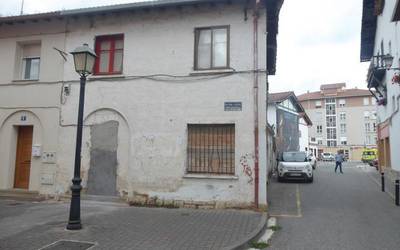 Udalak bere jabegoko etxe bat saldu du