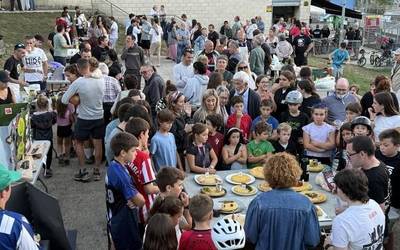 'Salbador 17' taldeak irabazi du Sagardo Eguneko patata-tortilla lehiaketa