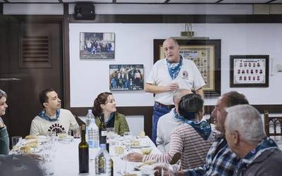Gazta egiten ikasi, elkarregaz bazkaldu eta Idiazabalaren sekretuak ezagutu, Leioako Zaporeaken