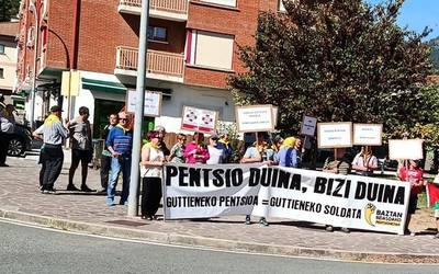 Gutieneko pentsioa lanbidearteko gutieneko soldatarekin parekatzeko aldarria