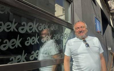 "Euskaltegiko giroa berezia da; ondo pasatu, eta motxila euskaraz beteta!"