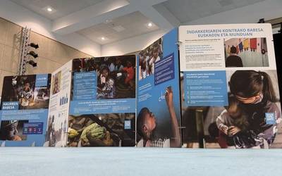 Haurren babeserako Unicefek egiten duen lana ezagutu daiteke Elkargunean