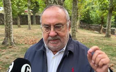 Alfredo Relaño: "Emiliok liburuan kontatzen du zein zirraragarria izan zen Jesus Mujikaren bizitza"