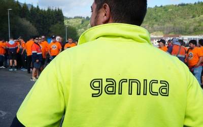Garnicak ukatu du Carlyle Groupek saldu nahi duenik eta ekoizpen tontor batean dagoela adierazi du