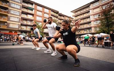 Txapeltxiki jokatu zuten larunbatean Laudioko Alberto Acero plazan, crossfit jarraitzaile andana erakarrita