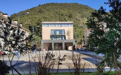 60 urtez gorakoen beharrak ezagutzeko diagnostikoa osatzen ari da Mendaroko Udala