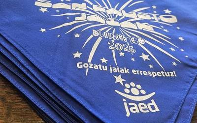 JAEDen sanfaustoetako zapi solidarioak, salgai