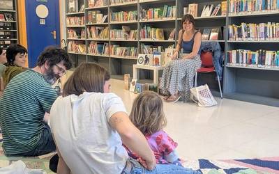 "Ipuin porrusalda" kontaketa eskainiko du Amaia Egidazuk urriaren 7an, 4 urtetik gorako haurrentzat