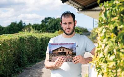 “Lezamarren laguntasun barik, ezin izango nuke liburua aurrera eraman”