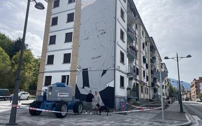 Felix Iñurrategiri omenaldia egingo diote, horma-irudi bat sortuta