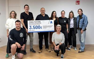 Aiako festetako ekimen solidarioek 3.500 euro bildu dituzte Gautena elkartearentzat
