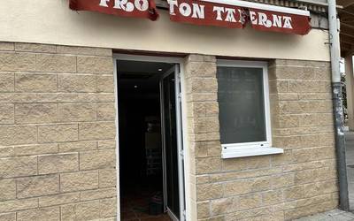 Frontoiko taberna hartzeko eskaintzarik ez da izan