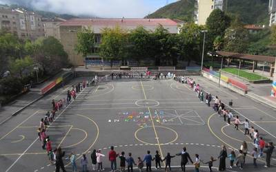 Garun Paralisiaren Egunarekin bat egingo dute Luis Ezeizan