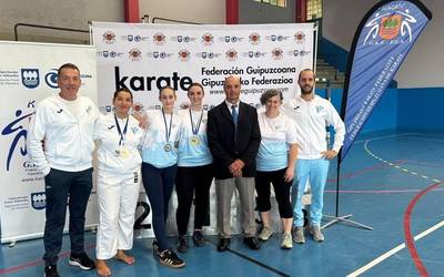 UDA Karateko hiru kirolarik bost domina lortu dituzte Gipuzkoako Txapelketan