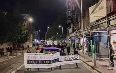 Gizon bat atxilotu dute labana batekin bikotekide ohia mehatxatzeagatik