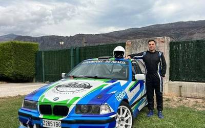 "Autora igotzerakoan dena ahazten zait: ni, autoa eta errepidea gara"