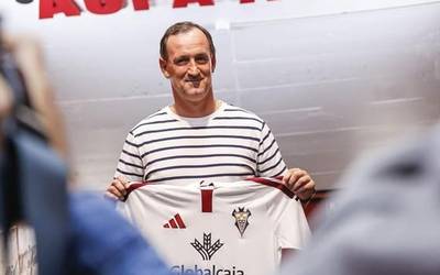 Albacete taldea entrenatuko du Joseba Etxeberriak