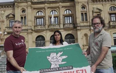 Eguenean udaletxeen aurrean elkarretaratzeak egingo ditu Gernika-Palestinak