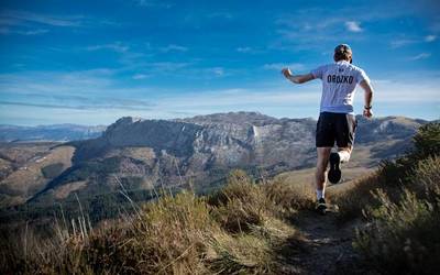 Itxinan Barrena Trail lasterketaren lehen edizioa ate-joka