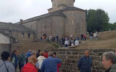 Aralarko santutegiko teilatu berria, spinning ikastaroaren luzapena irurtzunen, Olaztiko porlandegia eta Altsasuko peñen maillotak