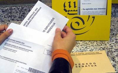Azaroaren 29ko hauteskundeetarako posta bidezko botoa emateko laguntza-zerbitzua jarri du martxan EAJk
