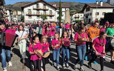 Egun solidarioa antolatu du 2zi elkarteak Leitzan urriaren 17an