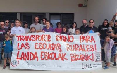 Ekaitz Astibia: "Garraio zerbitzu duina izateko eskubidea dute landa eremuko haurrek ere"