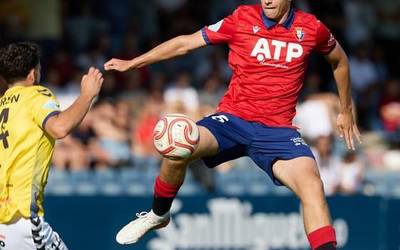Hodei Iriarte Jauregi futbolari donamariarra gogotsu eta ilusioz lanean