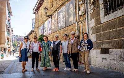 Emakume anonimoen memoria espazio publikora