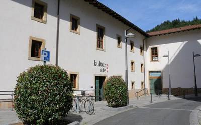 Migrazio esperientziari buruzko solasaldia eta lau saioko tailerra, Kulturaten