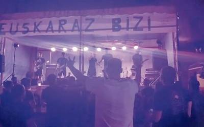 Ibai ertzeko lokalean
