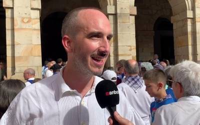 [BIDEOA]: Ohorezko aurreskuak eta artopilen banaketak jendetza batu du San Fausto egunean