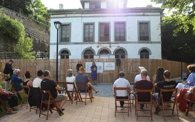 EAJ, Erkibe eta ludoteka: berriz akats bera errepikatzearekin tematuta?
