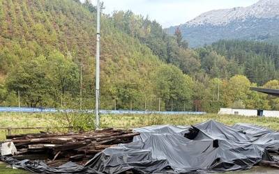 Gomestio baserriko egiturak kontserbatzeko "egin behar zenaren kontrakoa egin dela" salatu dute